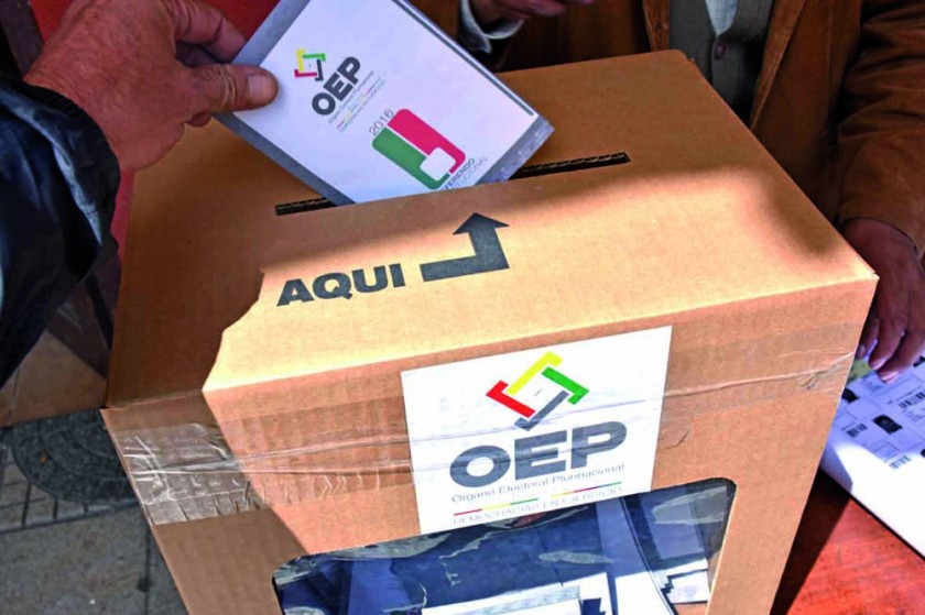 DEMOCRACIA. El acto electoral del referéndum de julio próximo se repetirá en 14 unidades territoriales autónomas del...