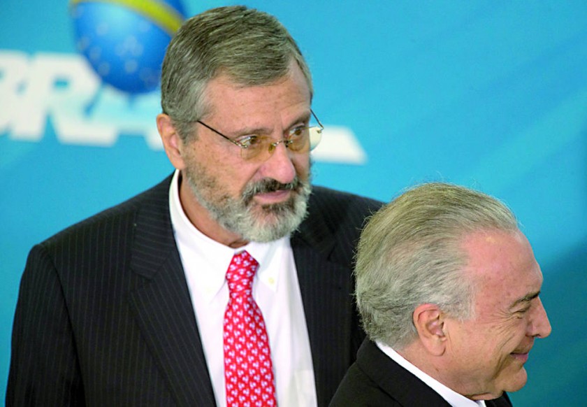GOBIERNO. El presidente de Brasil, Michel Temer (d), junto al nuevo Ministro de Justicia y Seguridad Pública...