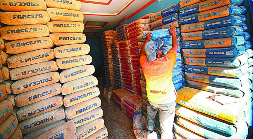 COMPETENCIA. En Santa Cruz, con la nueva estrategia de la cementera Itacamba Cemento S.A., FANCESA cada vez vende...