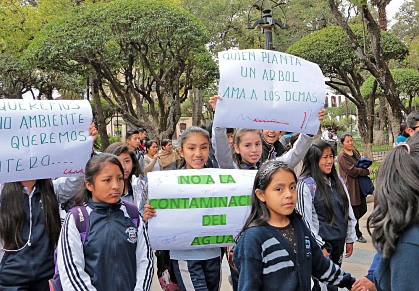 CELEBRACIÓN. Un grupo de funcionarios, activistas y estudiantes marchó con el objetivo de concienciar a los demás...