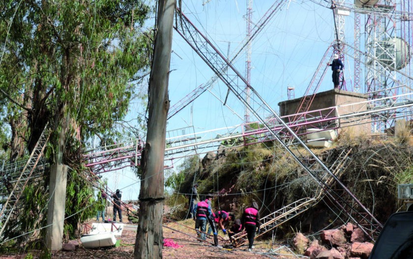 ESTRUCTURAS. Las torres de antenas de algunos medios de comunicación no reunían las condiciones para soportar fuertes...