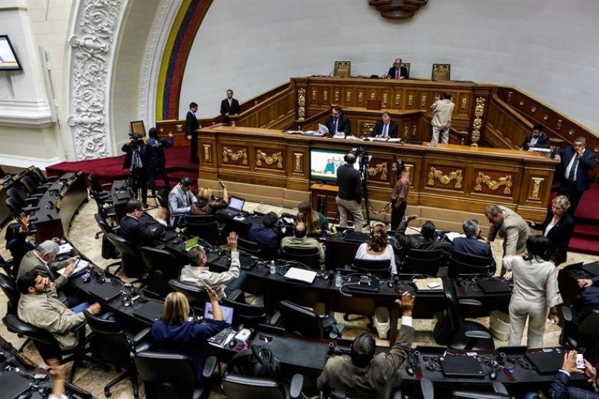 Visista general de una sesión de la cámara legislativa del Parlamento venezolano hoy, martes 27, de junio. EFE