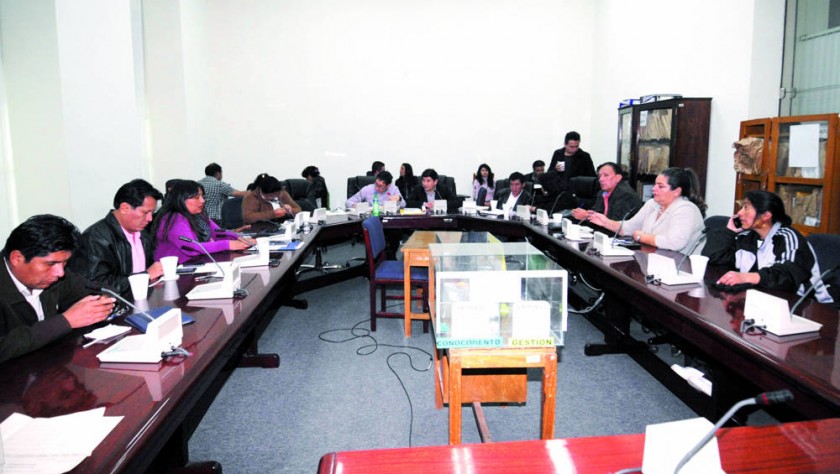 PRESELECCIÓN. La comisión legislativa concluyó con su trabajo con la presencia de representantes del sistema...