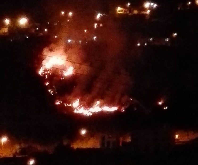 El incendio se propagó por los pastizales del lugar ubicado detrás del surtidor Nayler. FOTO: Gentileza