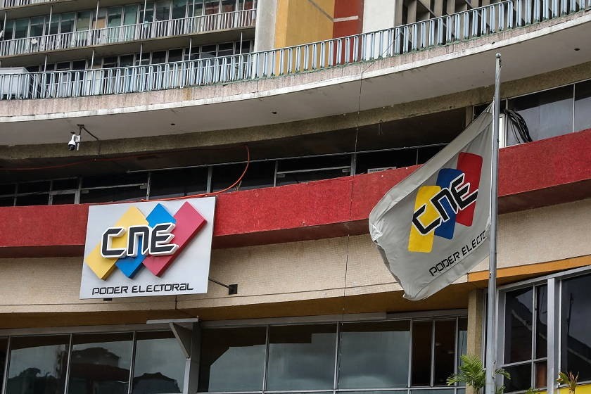 Vista externa de la sede del Consejo Nacional Electoral (CNE) hoy, miércoles 2 de agosto de 2017, en Caracas. EFE
