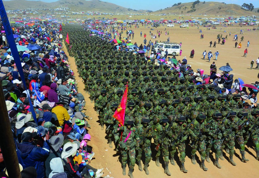 KJASINA. El 192 aniversario de las Fuerzas Armadas se celebró a 144 kilómetros de la ciudad de La Paz.