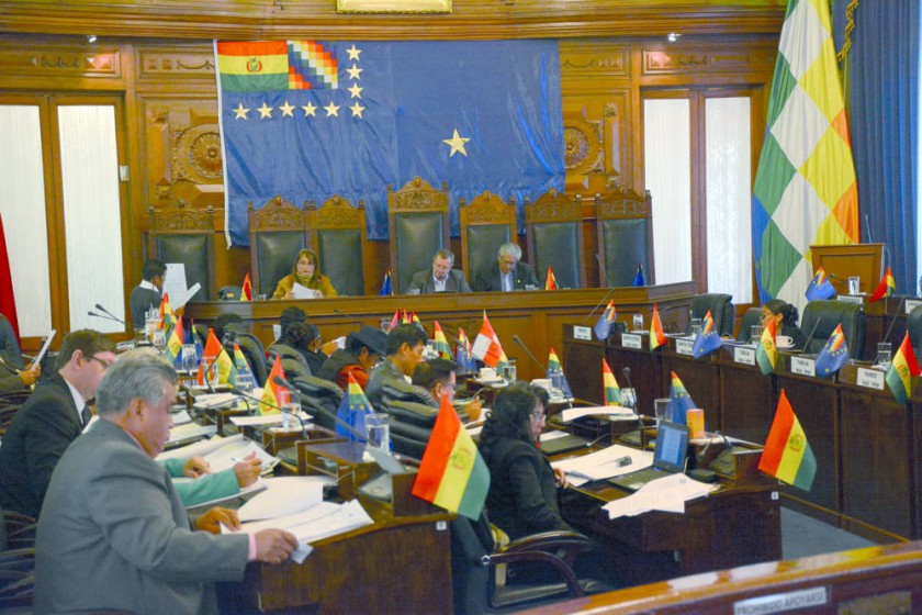 SENADO. Una imagen del debate sobre el proyecto de ley que levanta la intangibilidad del TIPNIS en la Cámara Alta.