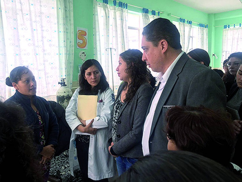 situaCIÓN. El jueves los ministros de Salud y Justicia visitaron a la menor de edad que está internada en el Hospital...