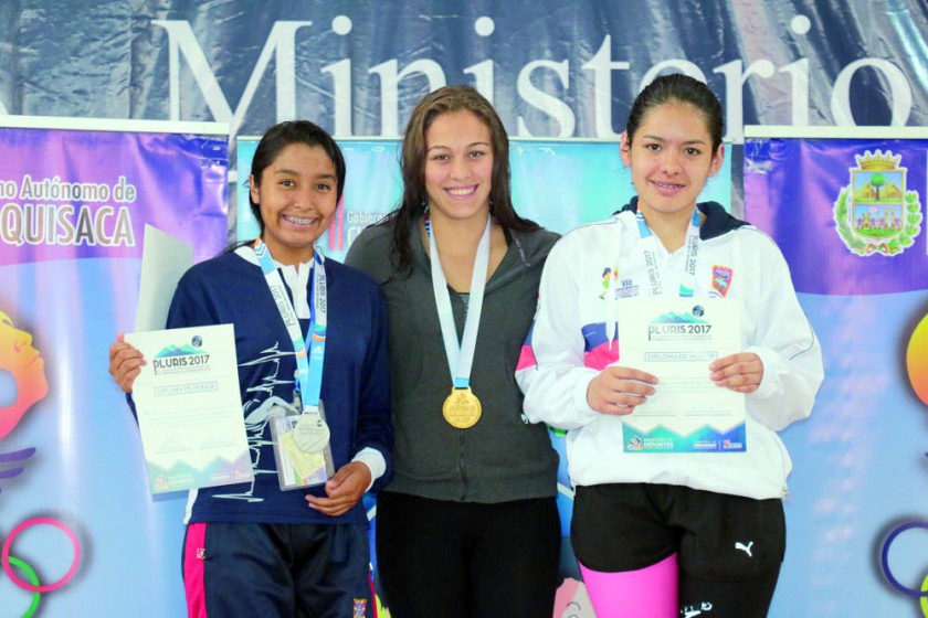Los nadadores sucrenses cumplieron los pronósticos y consiguieron todas las medallas en juego de la primera jornada...