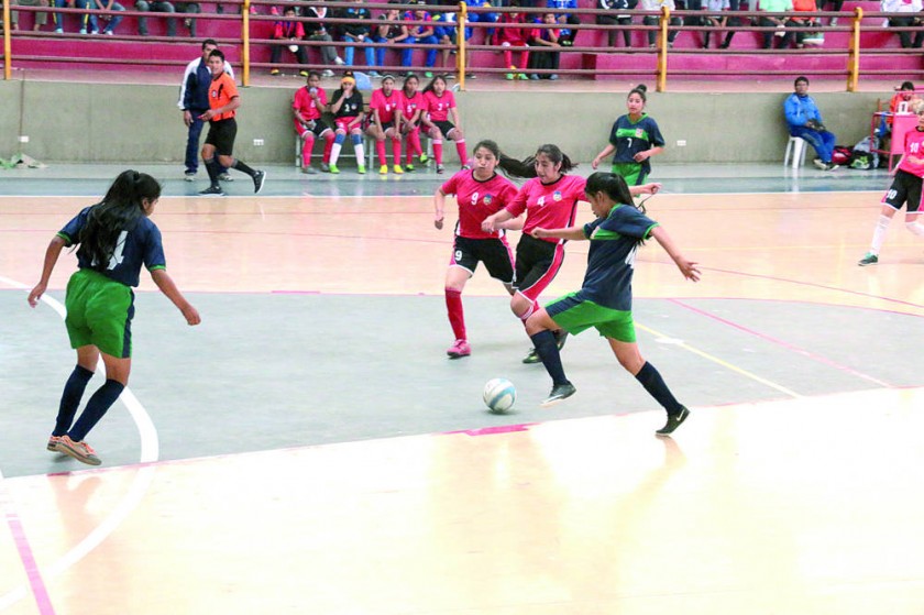 El fútbol de salón definió ayer a sus semifinalistas.