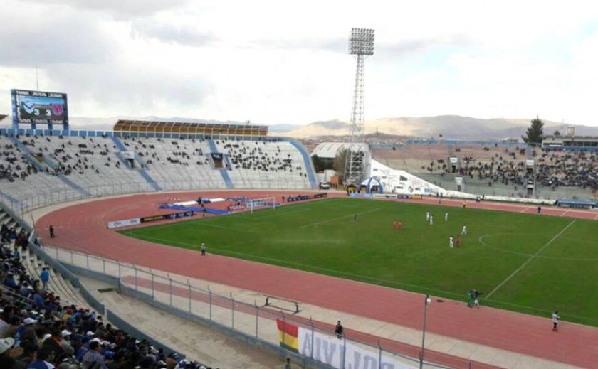 El estadio Jesús Bermúdez al comienzo del partido: Foto: Gentileza Universitario