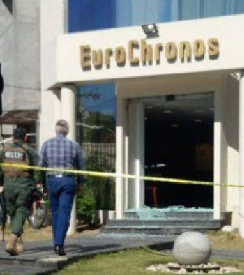 ATRACO. La Fiscalía y la Policía investigan el asalto a la joyería Eurochronos, el 13 de julio en Santa Cruz.