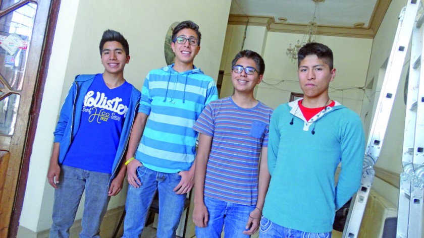 BOLIVIA. Los representantes de Sucre representaron a Bolivia en el evento Latinoaméricano de robótica que ganaron el...