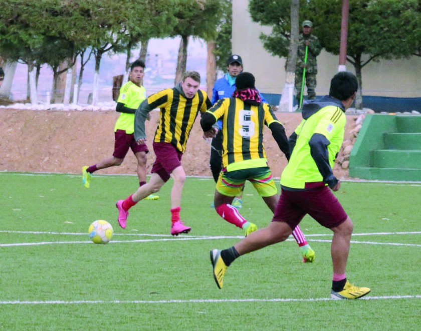 El elenco albinegro se medirá esta tarde a Wilstermann Cooperativas de Potosí, en el estadio Patria, por la Copa Simón B