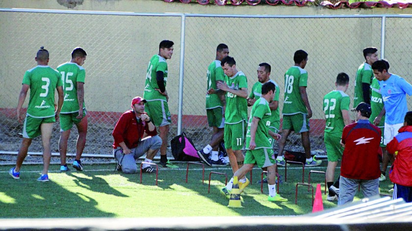 El elenco estudiantil trabaja de cara al reinicio del Torneo Clausura, el próximo domingo 15 de octubre.