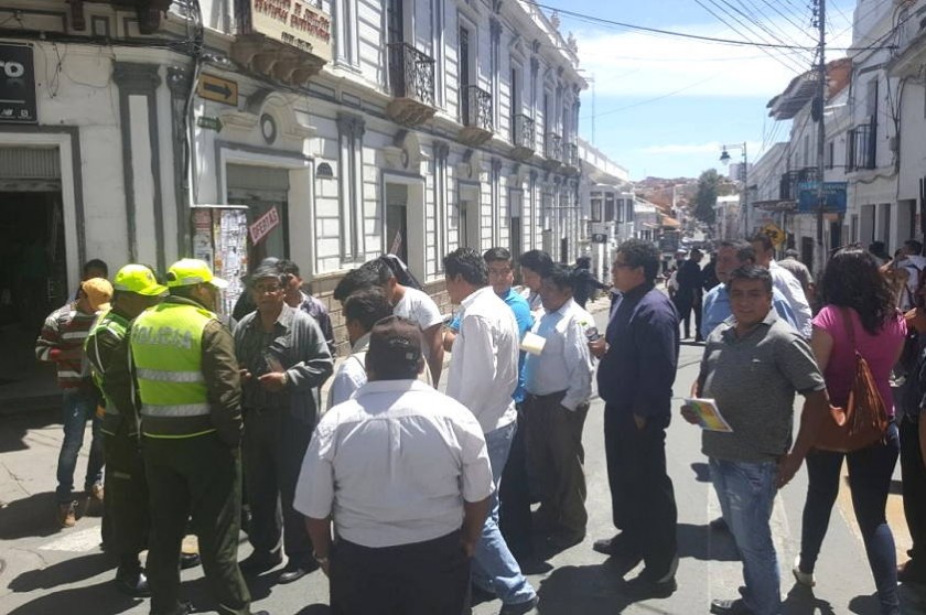 Los bloqueos de choferes se producen en el centro de la ciudad como en la periferie. Foto: CORREO DEL SUR