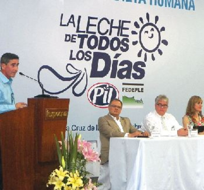 SIMPOSIO. Lecheros y especialistas ahondaron en Santa Cruz sobre los beneficios de consumir lácteos.