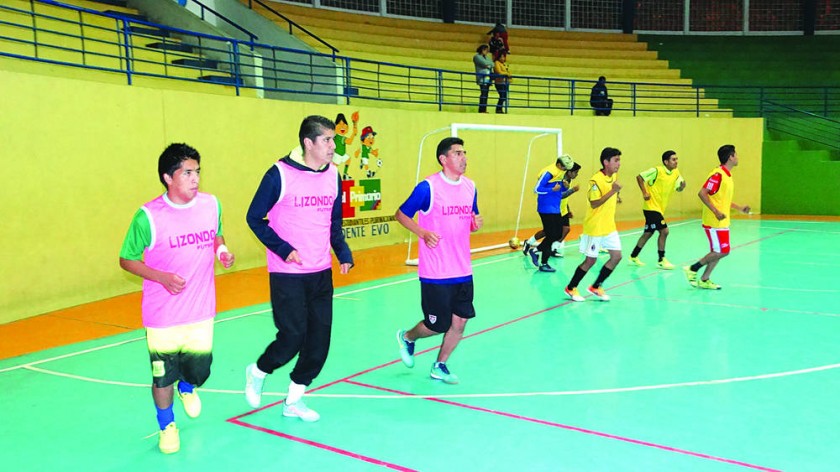 El equipo chuquisaqueño enfrenta esta noche a Wolf Sport de La Paz, en el coliseo Jorge Revilla Aldana, por la Liga...