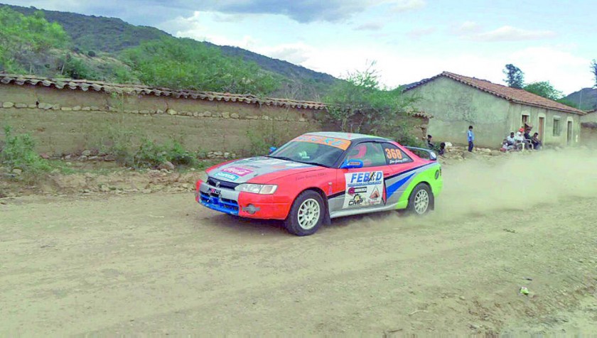 El lider del ranking departamental de la categoría R2B, Edwin Gutiérrez, durante la primera etapa de la carrera en...