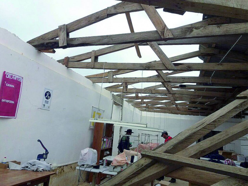 DAÑO. Una imagen del CEA Raymundo Espada de Villa Serrano, tras los fuertes vientos del viernes en el municipio.