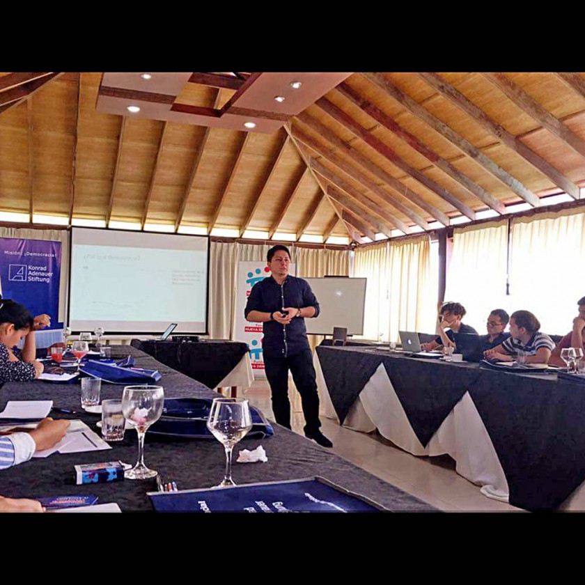 Christian Aramayo en una charla que dio este año en el campus de verano de la Fundación Nueva Democracia. FOTO CEDIDA