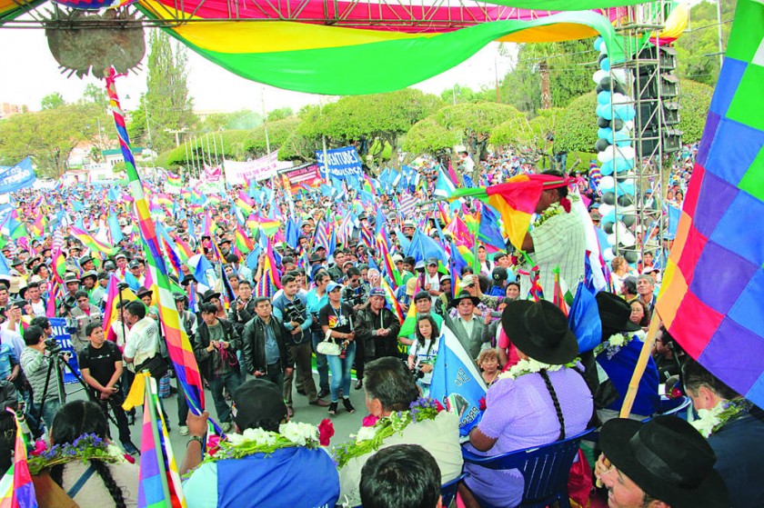 MAS quiere aplastar a opositores