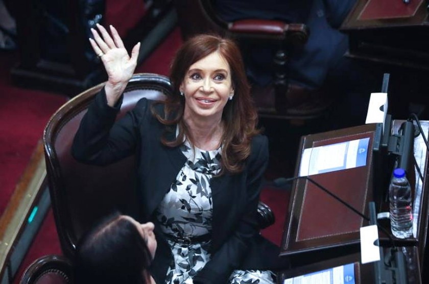 La ex presidenta Cristina Fernández de Kirchner (2007-2015) asiste a una sesión para jurar como senadora. EFE