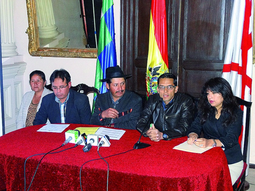 PRESENTACIÓN. La Gobernación presentó ayer a la empresa que se hará cargo del estudio.