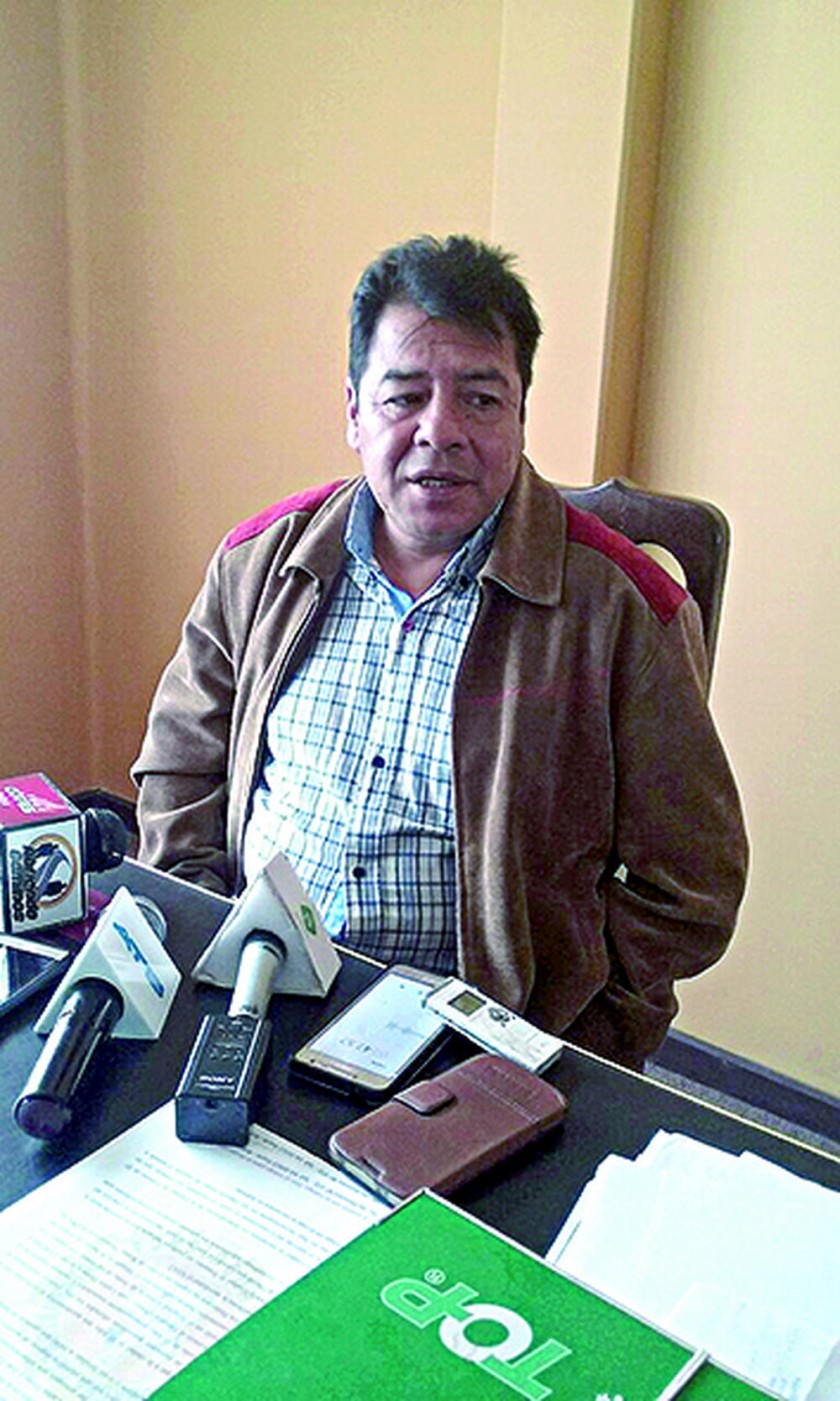 DIRIGENTE. Carlos Salazar.