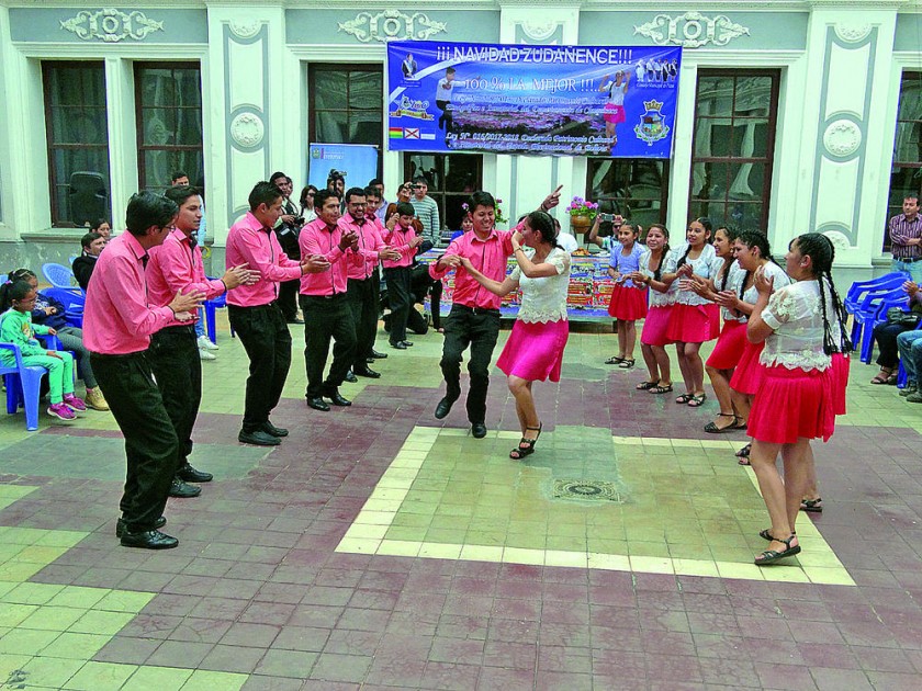 PROGRAMA. Ayer presentaron una muestra de la fiesta navideña de Zudáñez, en la Gobernación de Chuquisaca.