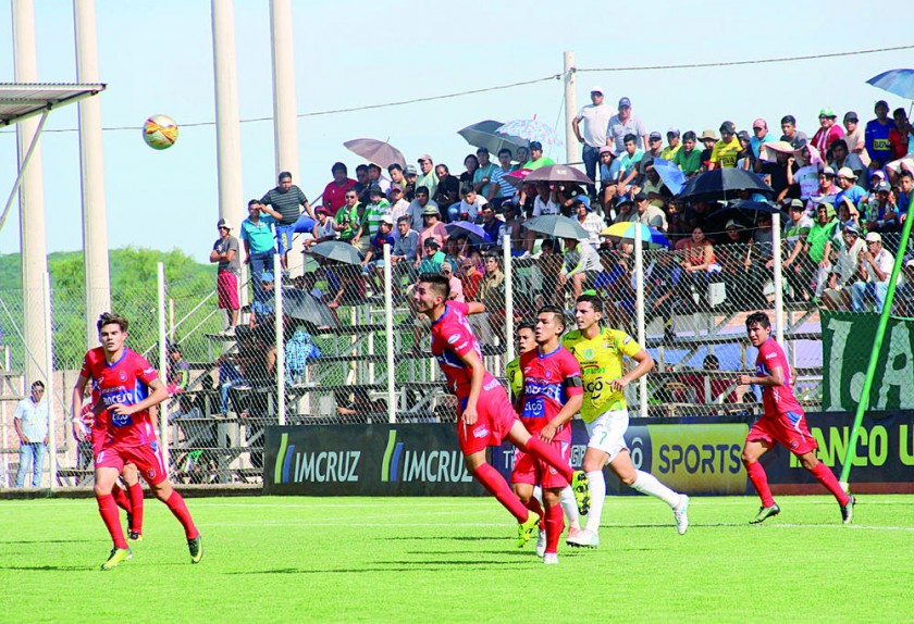 Universitario y Petrolero son los equipos que podrían caer a la zona de descenso indirecto de categoría.