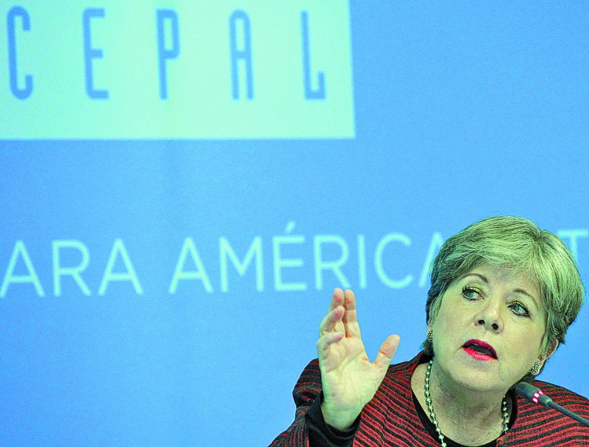 INFORME. La secretaria ejecutiva de la CEPAL, Alicia Bárcena Ibarra habla durante la presentación del informe "Panorama