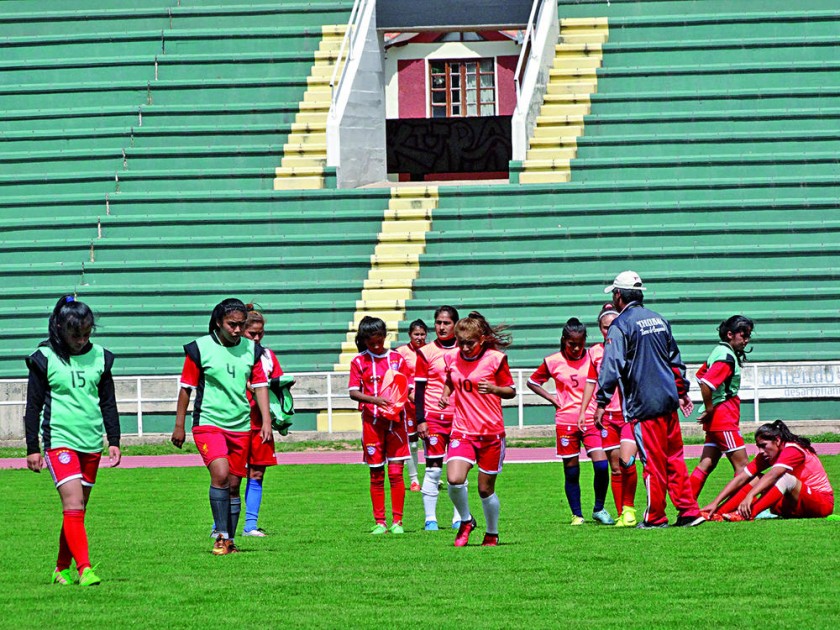 La selección femenina del Departamento defenderá el liderato del campeonato nacional que alcanzó la pasada fecha.