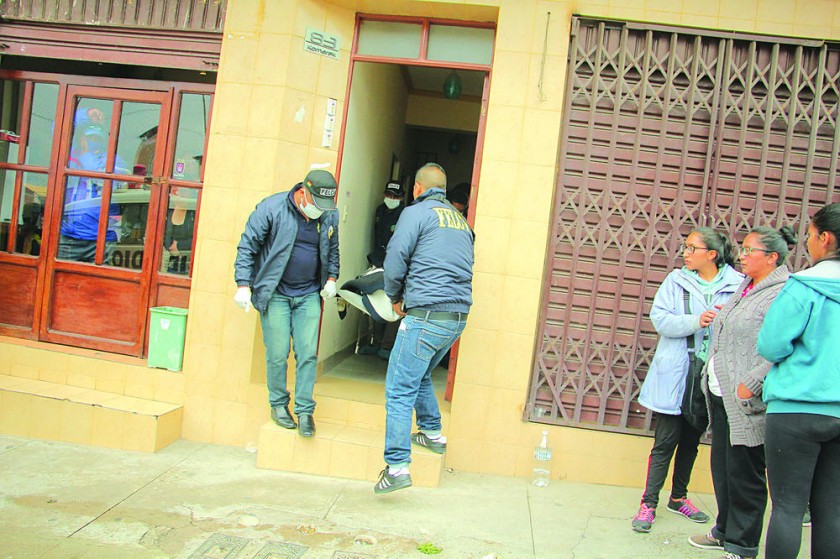 ASESINATO. El cadáver de la víctima fue recuperado la mañana del domingo y llevado a la morgue del hospital Santa...