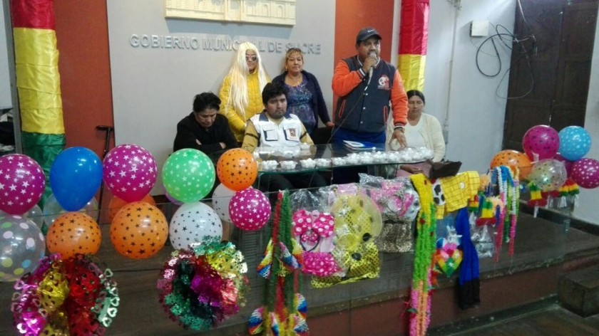 LANZAMIENTO.  El colorido de los productos caracterizó el anuncio de la feria.