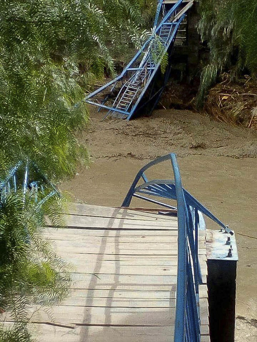DESASTRES. La inundación de viviendas en Vinto (Cochabamba), un puente desplomado en Tupiza (Potosí) y el drama de...