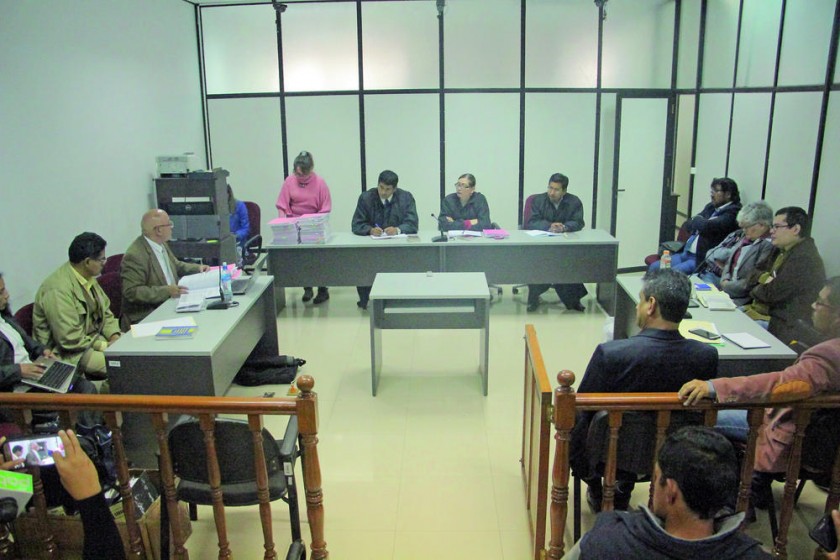 Ayer se suspendió por segunda ocasión el juicio oral en el caso Federación Boliviana de Fútbol, en el Tribunal...