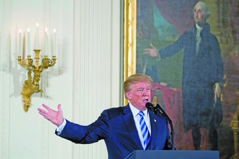 DEBATE. Los reclamos por un mayor control en la venta de armas conflictúan a la administración de Donald Trump...