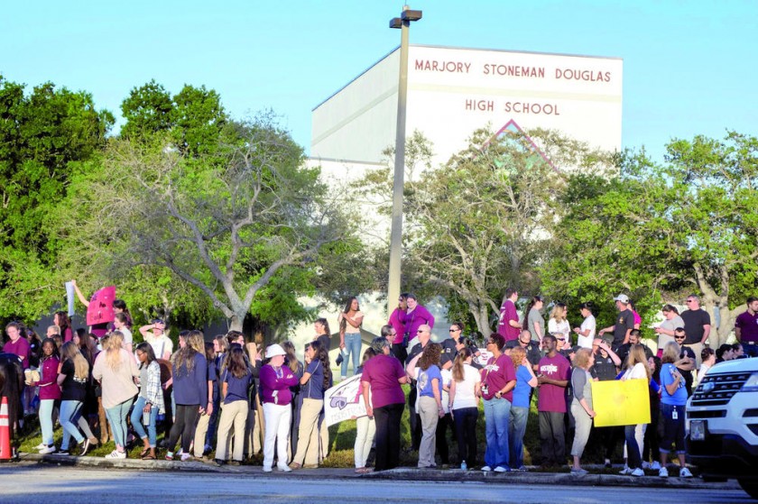 RETORNO. La escuela de Parkland (Florida) busca retornar a la normalidad, tras el ataque del 14 de febrero.