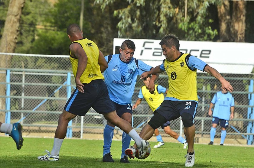 Aurora quiere ascender en la tabla del grupo B