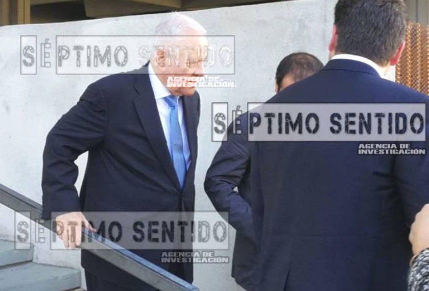Gonzalo Sánchez de Lozada (i) asistió con Carlos Sánchez Berzaín al segundo día de juicio. Foto: Marcelo Paredes