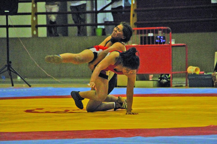 El II Campeonato Nacional de Lucha Olímpica arrancó ayer, en el complejo Rafael Calvo del estadio Patria.