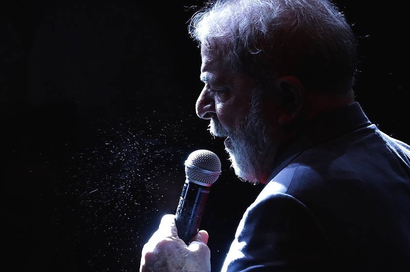 Fotografía de archivo fechada este lunes, 2 de abril, muestra al expresidente brasileño Luiz Inácio Lula da Silva. EFE