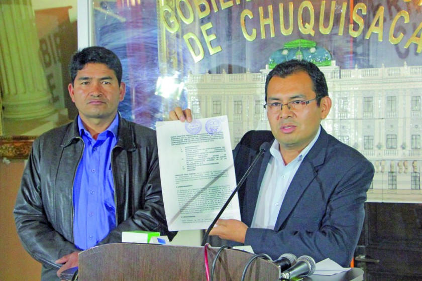 CONFRONTADOS. Las gobernaciones de Santa Cruz y Chuquisaca profundizaron sus diferencias con la nueva resolución...