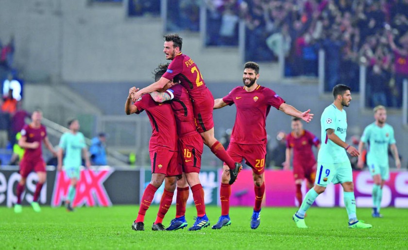 La celebración de los jugadores italianos tras vencer al Barcelona ayer, por los cuartos de final de la Liga de...