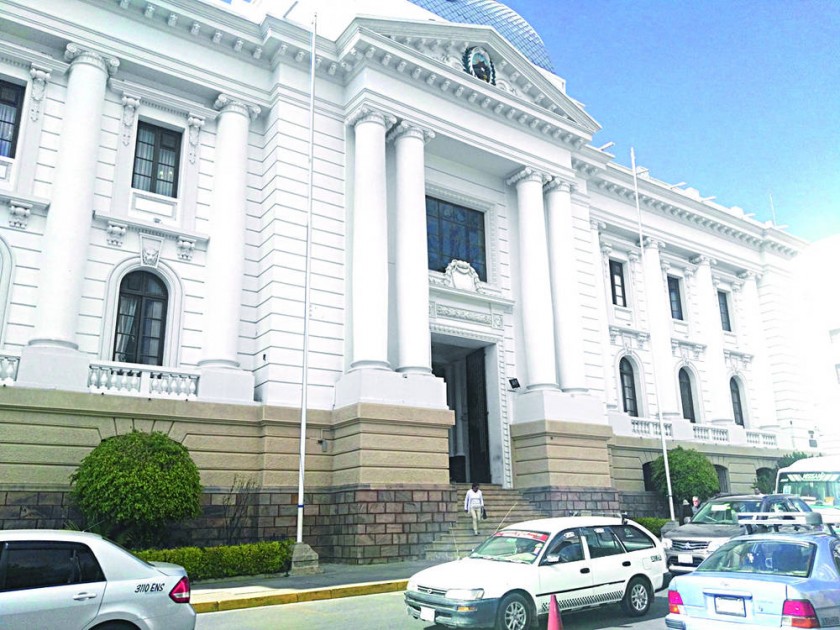 DESCONTENTO. El sistema judicial en Bolivia sigue siendo blanco de críticas porque las reformas no convencen.