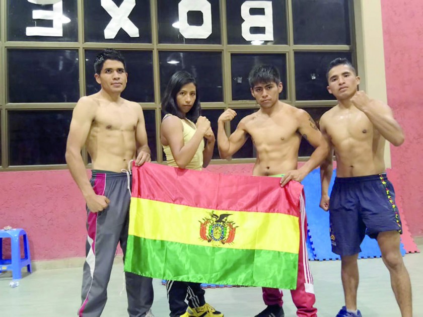 De izquierda a derecha, Erick Aguirre, Ayda Santalla, Rodrigo Copa y José Luis Mamani, representantes chuquisaqueños...