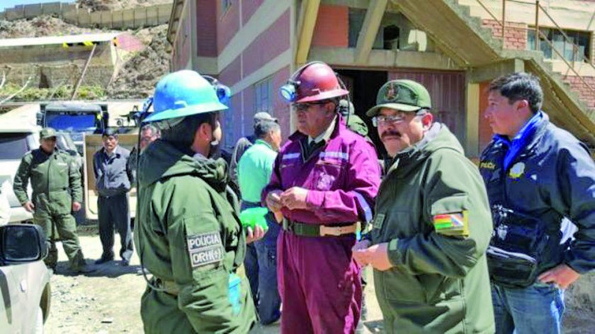 POLÉMICA. Las declaraciones de un jefe policial provocaron la reacción de los mineros que exigen el esclarecimiento de l