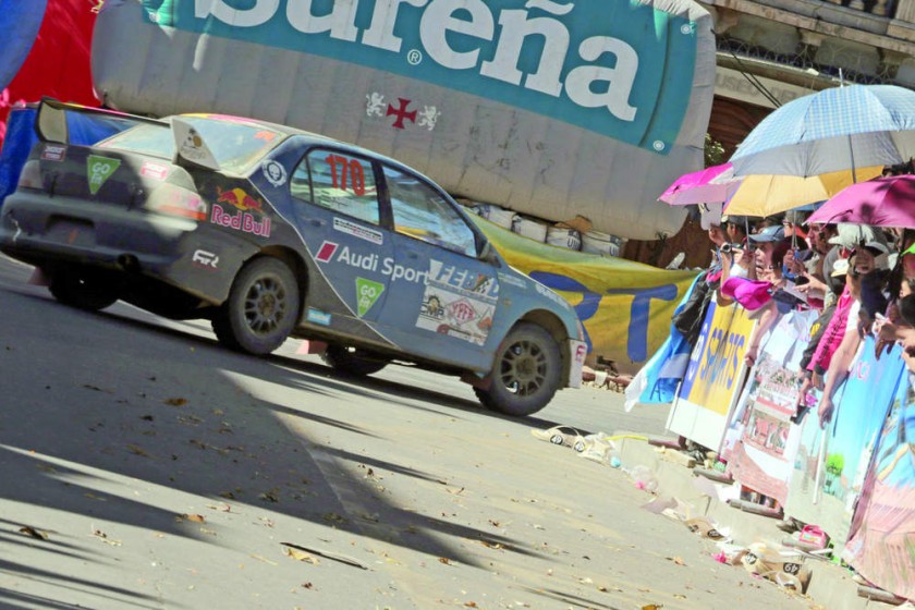 El Circuito Oscar Crespo, que recorre parte del casco histórico de Sucre, cumple este año su quincuagésima edición.