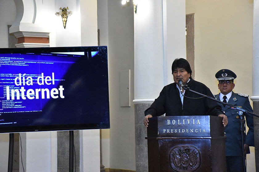 El presidente Evo Morales, en la presentación de cuatro plataformas por el Día de Internet. FOTO: ABI